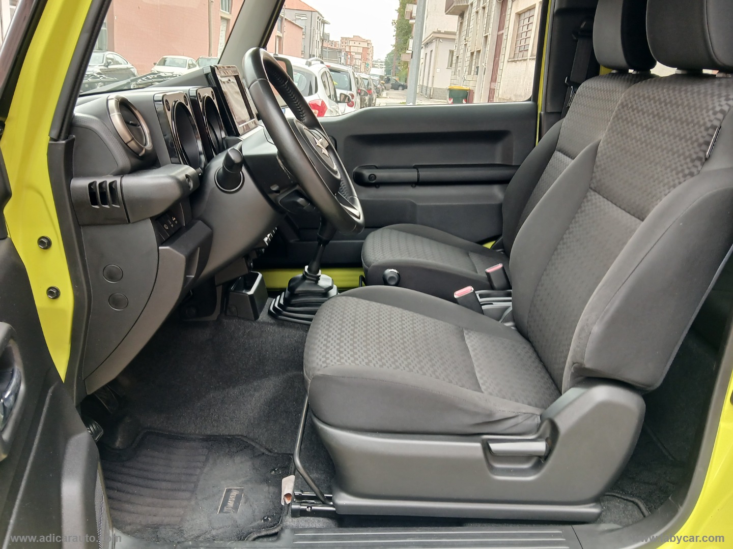 Jimny 1.5 5MT Top - immagine 9