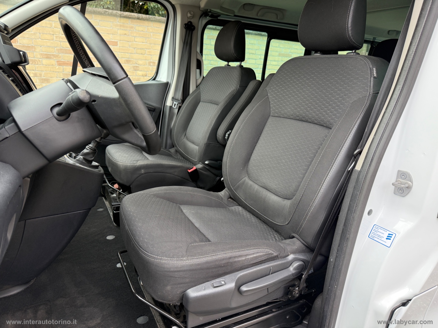 Vivaro 29 1.6 BiT.145 EcoF. PC-TN PASSO LUNGO - immagine 9