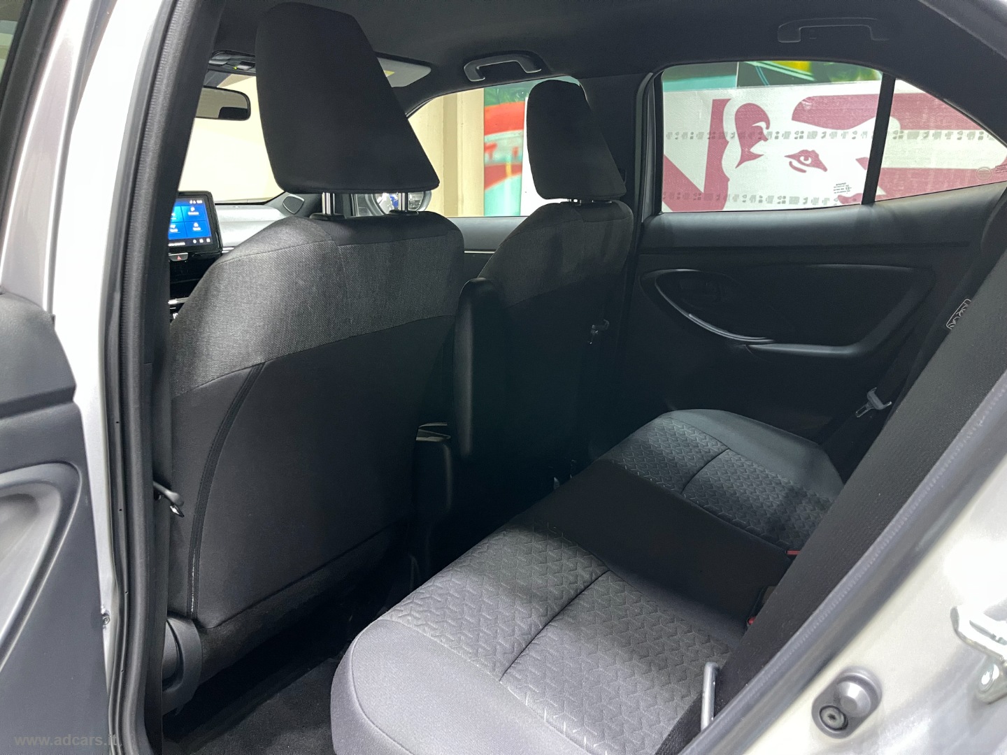 Yaris Cross 1.5 Hyb. 5p. E-CVT AWD Trend *4X4*NEOPATENTATI* - immagine 9