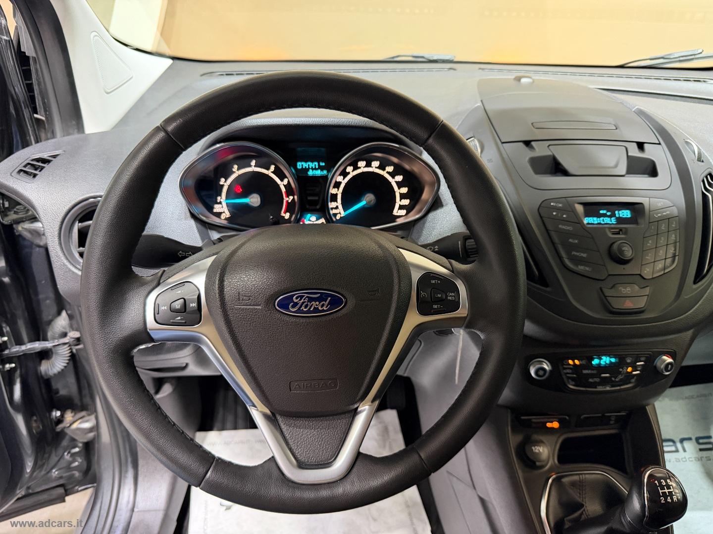 Tourneo Connect 1.0 EcoBoost Plus *5 POSTI*DOPPIA PORTA*VETRI SCURI* - immagine 9