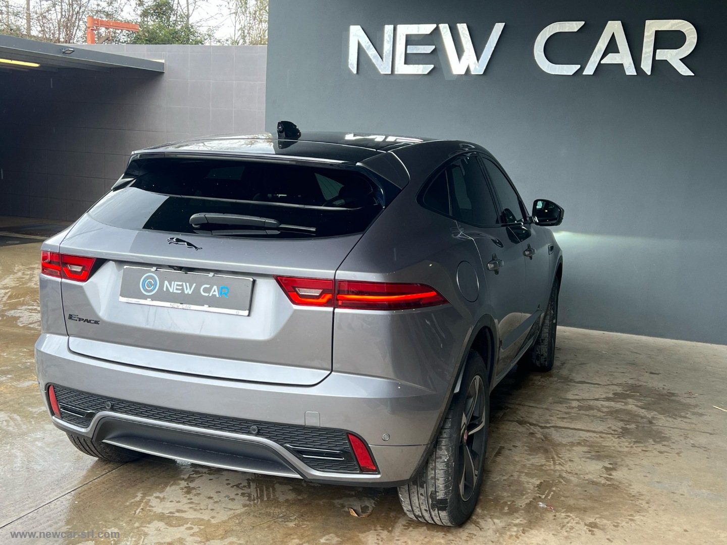 E-Pace 2.0D I4 163 CV AWD Auto - immagine 9