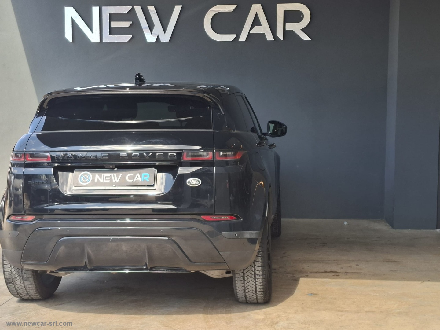 RR Evoque 2.0D L.Flw 150 AWD Auto S - immagine 9