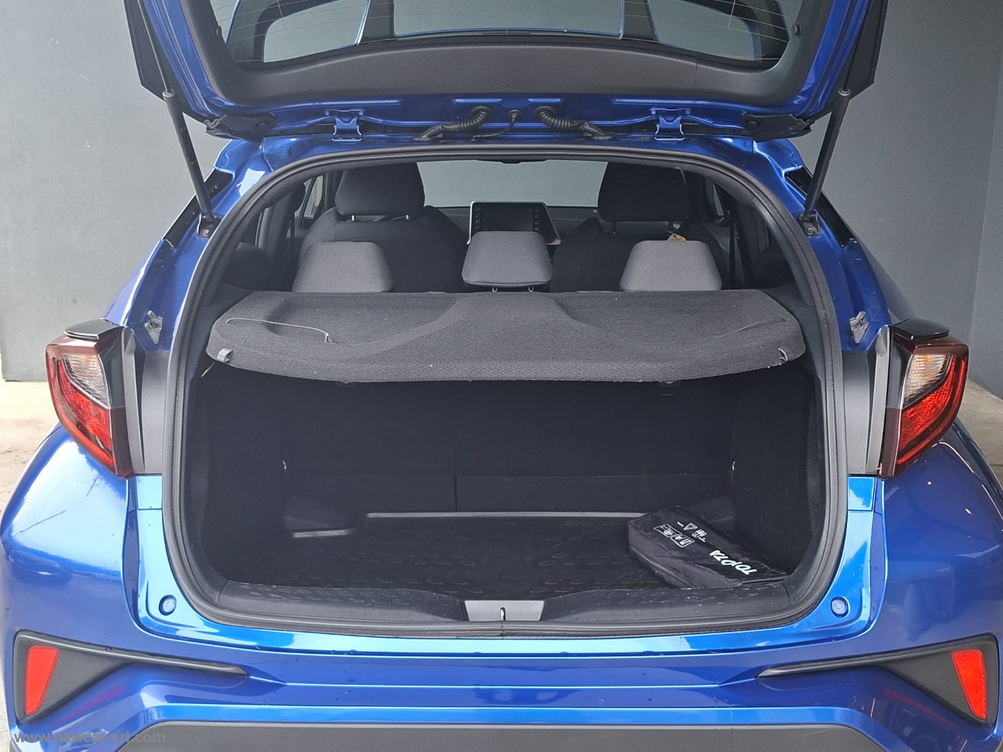 C-HR 1.8 Hybrid E-CVT Active - immagine 9