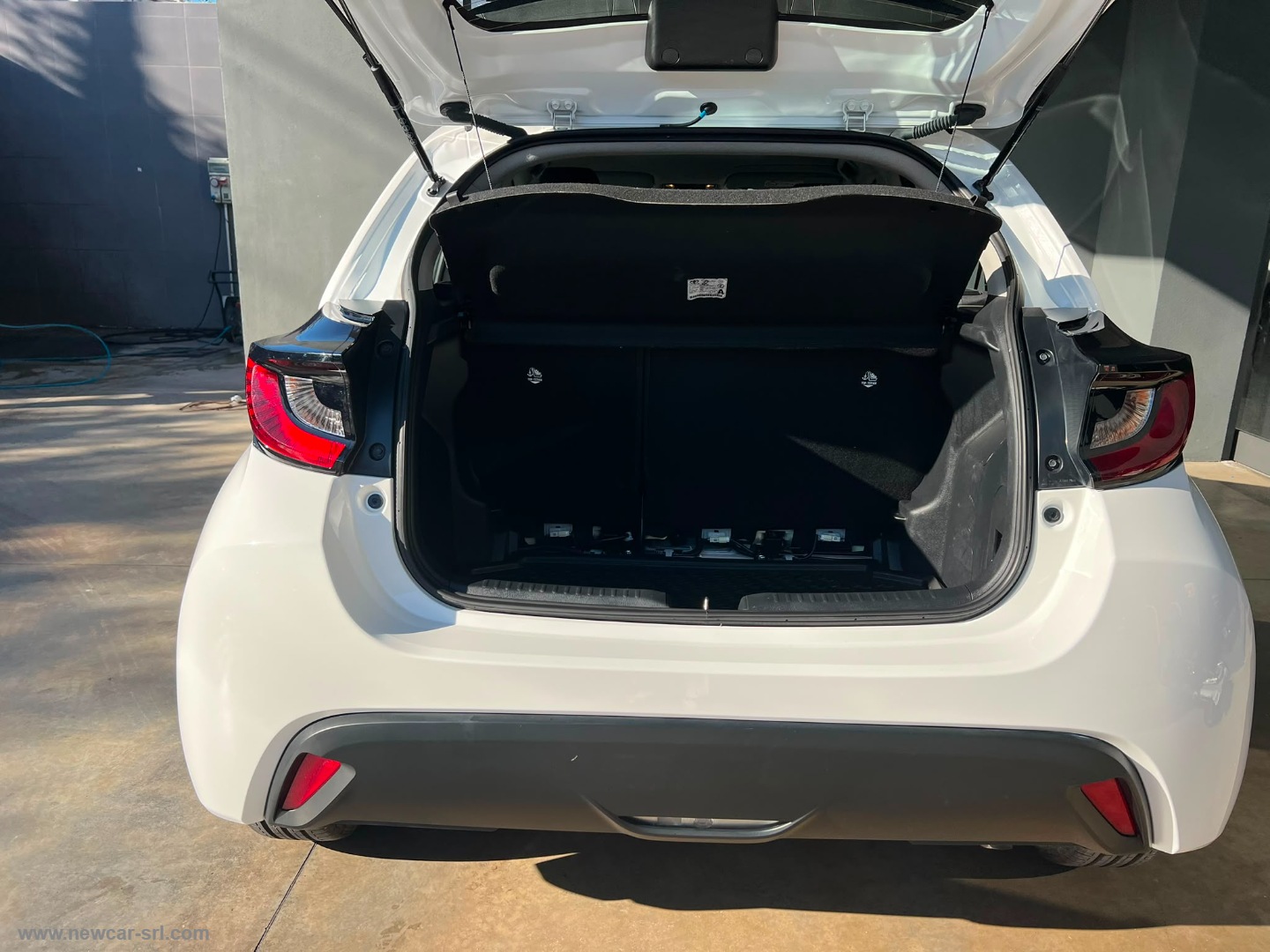 Yaris 1.5 Hybrid 5p. Business - immagine 9