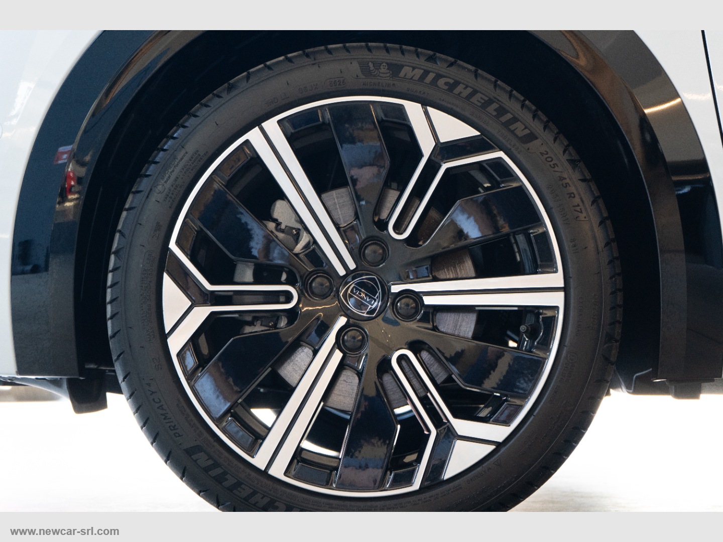 Ypsilon Hybrid e-DCT - immagine 9