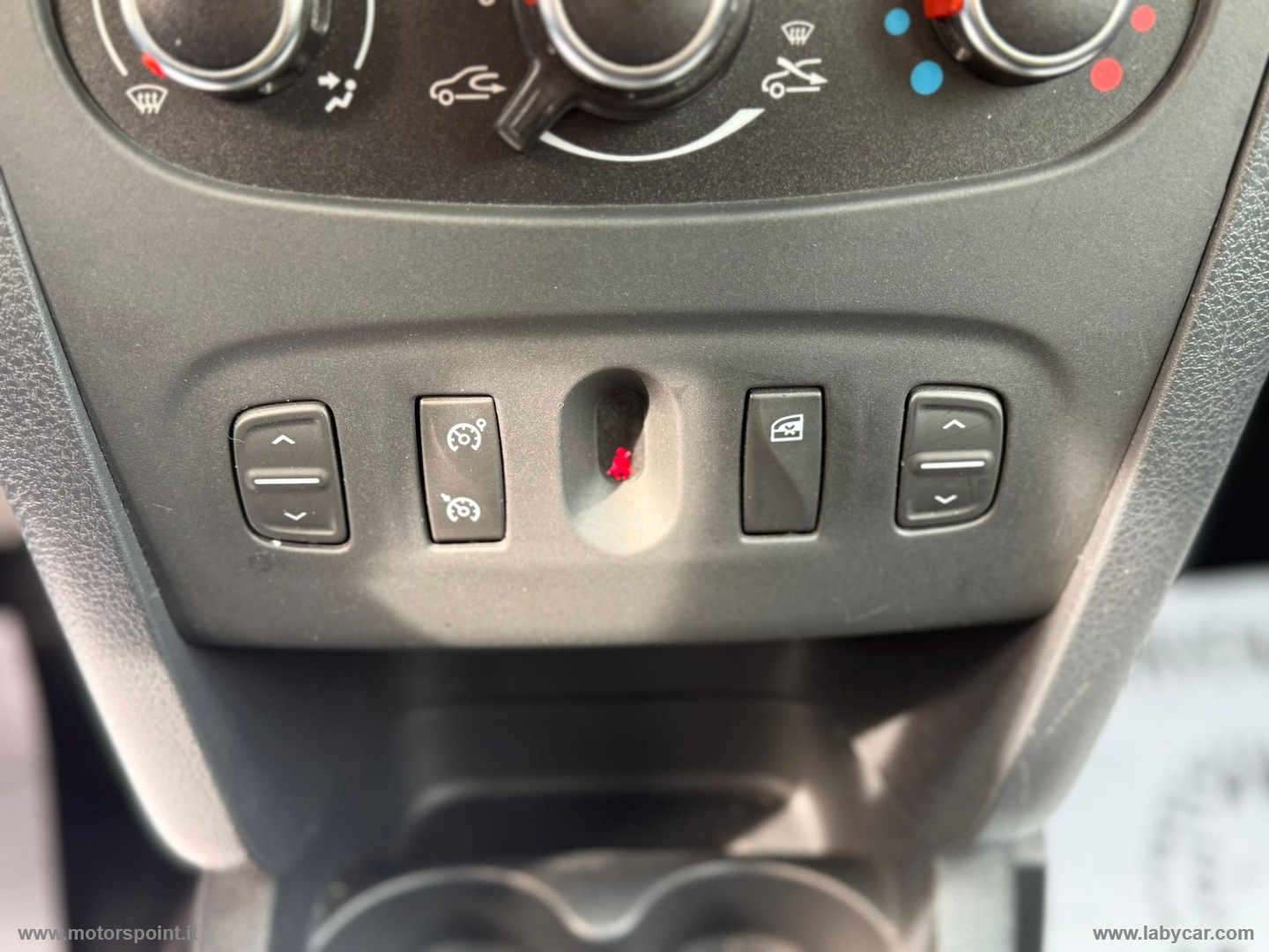 Sandero Stepway 0.9 TCe 12V T-GPL 90 S&S - immagine 9