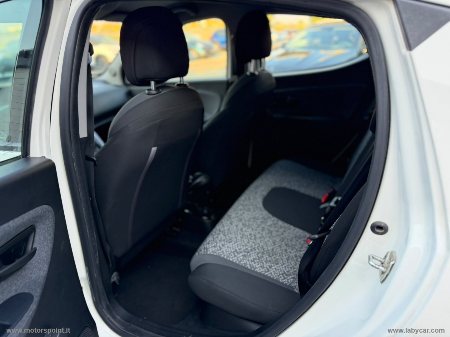 Ypsilon 1.2 69 CV 5p. GPL Ecochic Gold - immagine 9