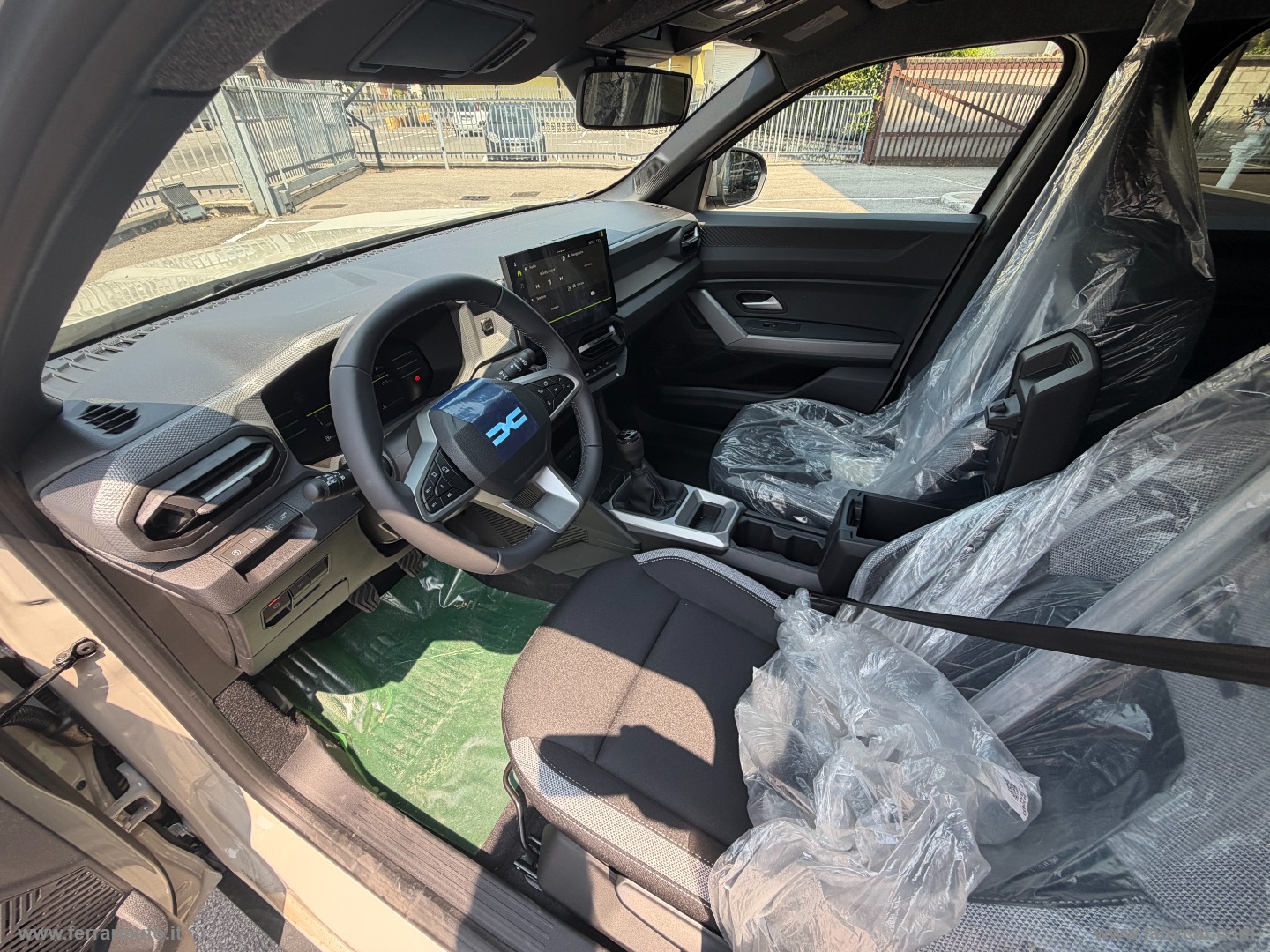 Duster Eco-G 120 CV Journey KM ZERO NO OBBLIGHI FINANZIARI - immagine 9