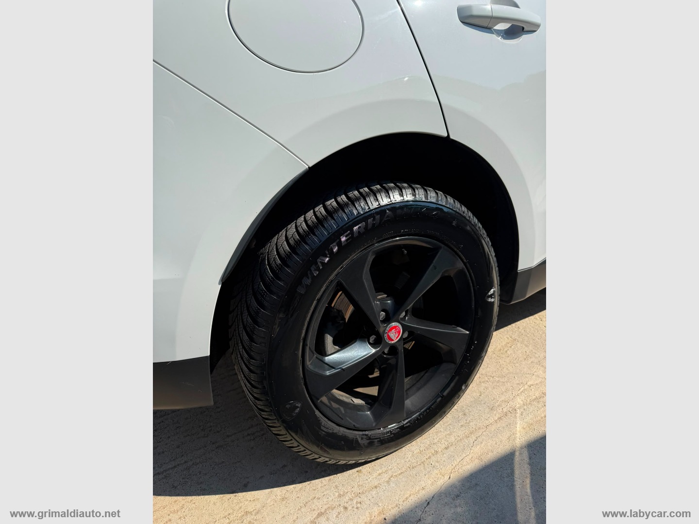 F-Pace 2.0 D 180 CV AWD Portfolio - immagine 9