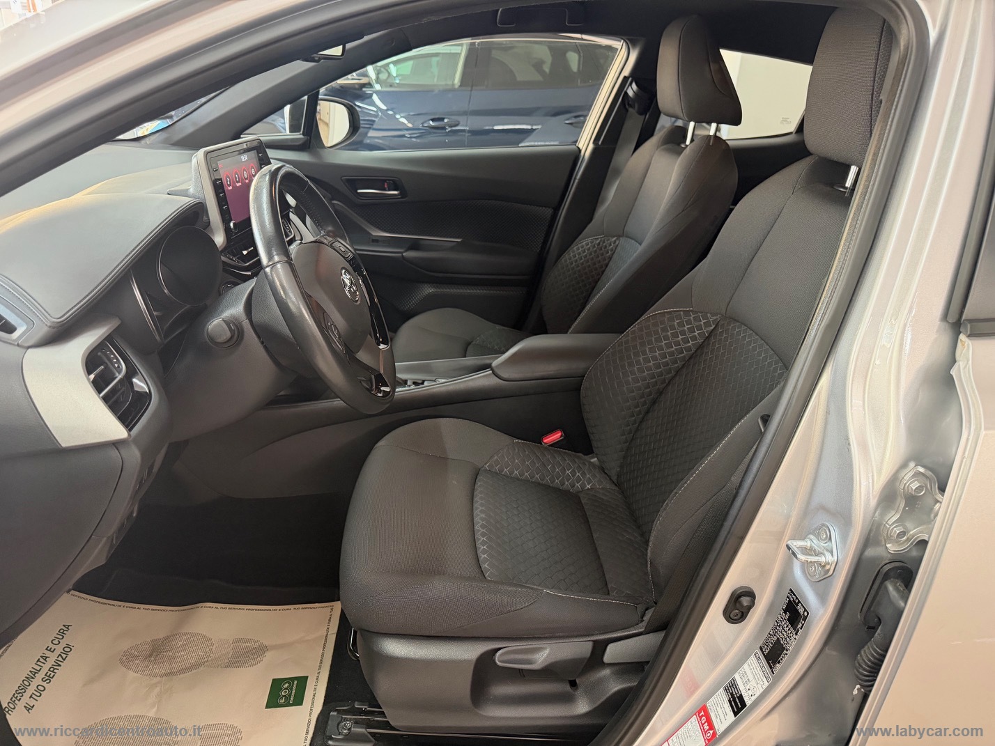 C-HR 1.8 Hybrid E-CVT Active - immagine 9