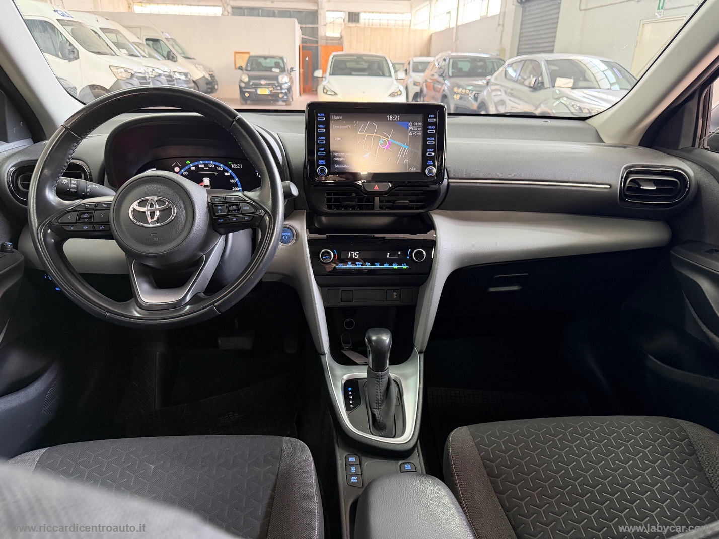 Yaris Cross 1.5 Hybrid 5p. E-CVT Busin. - immagine 9