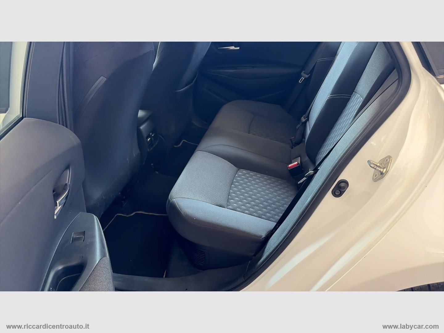 Corolla Active 1.8 Hybrid TS - immagine 9