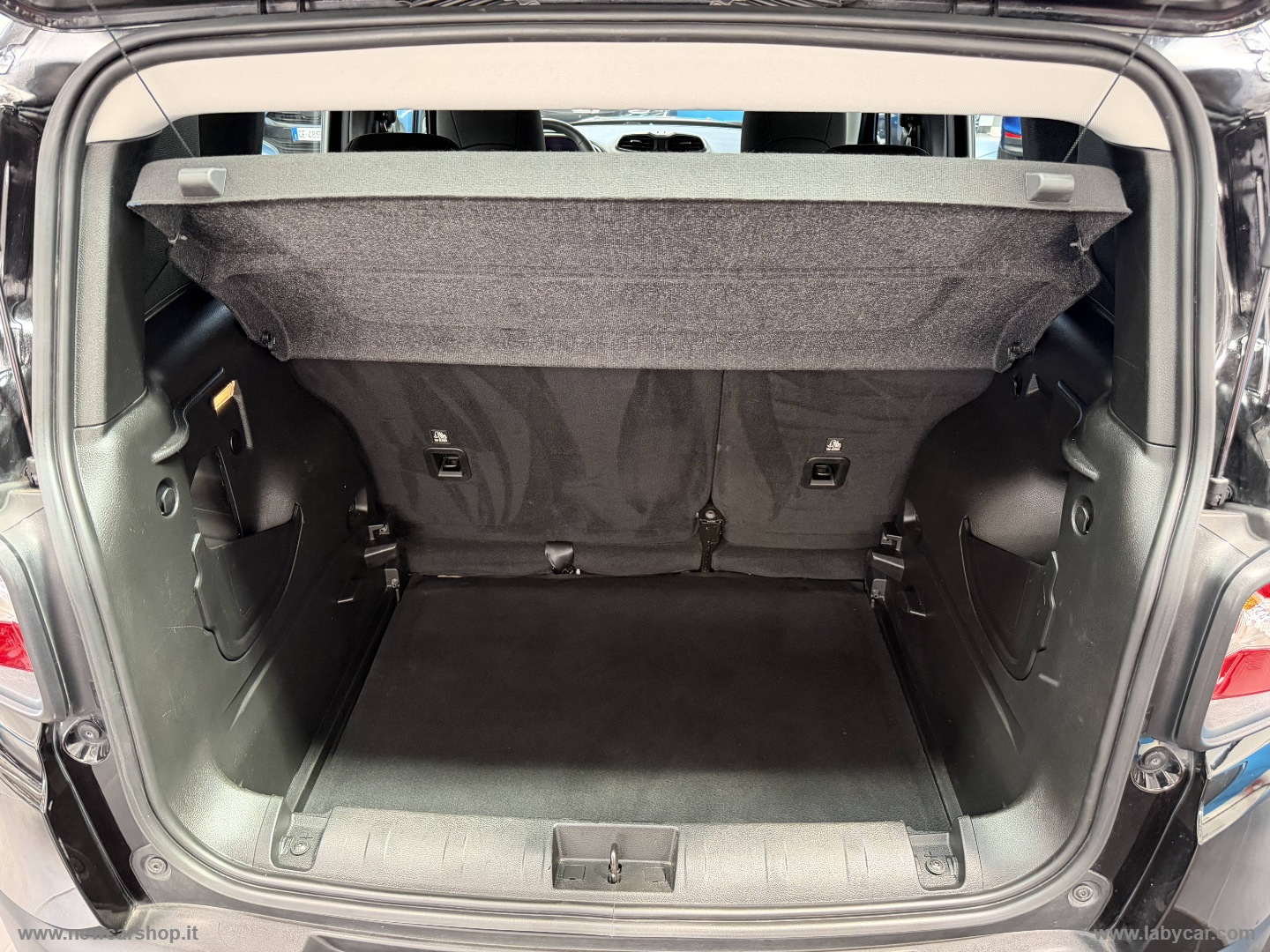 Renegade 1.5 T4 MHEV NIGHT EAGLE NEOPATENTATI - immagine 9