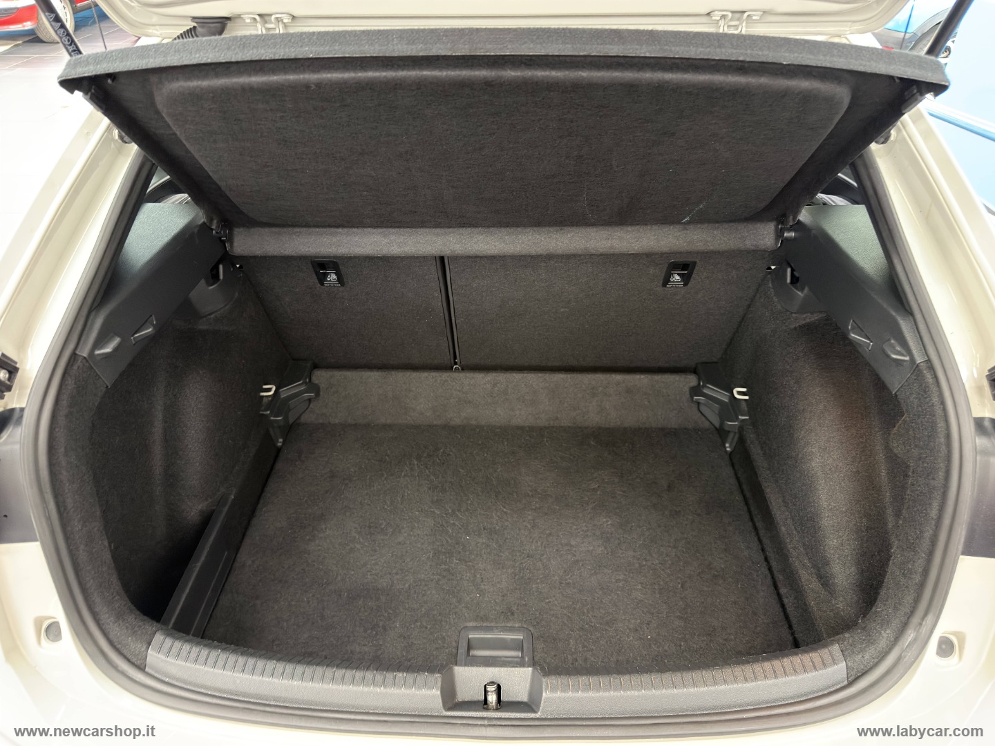 Taigo 1.0 TSI 110 CV DSG R-Line - immagine 9