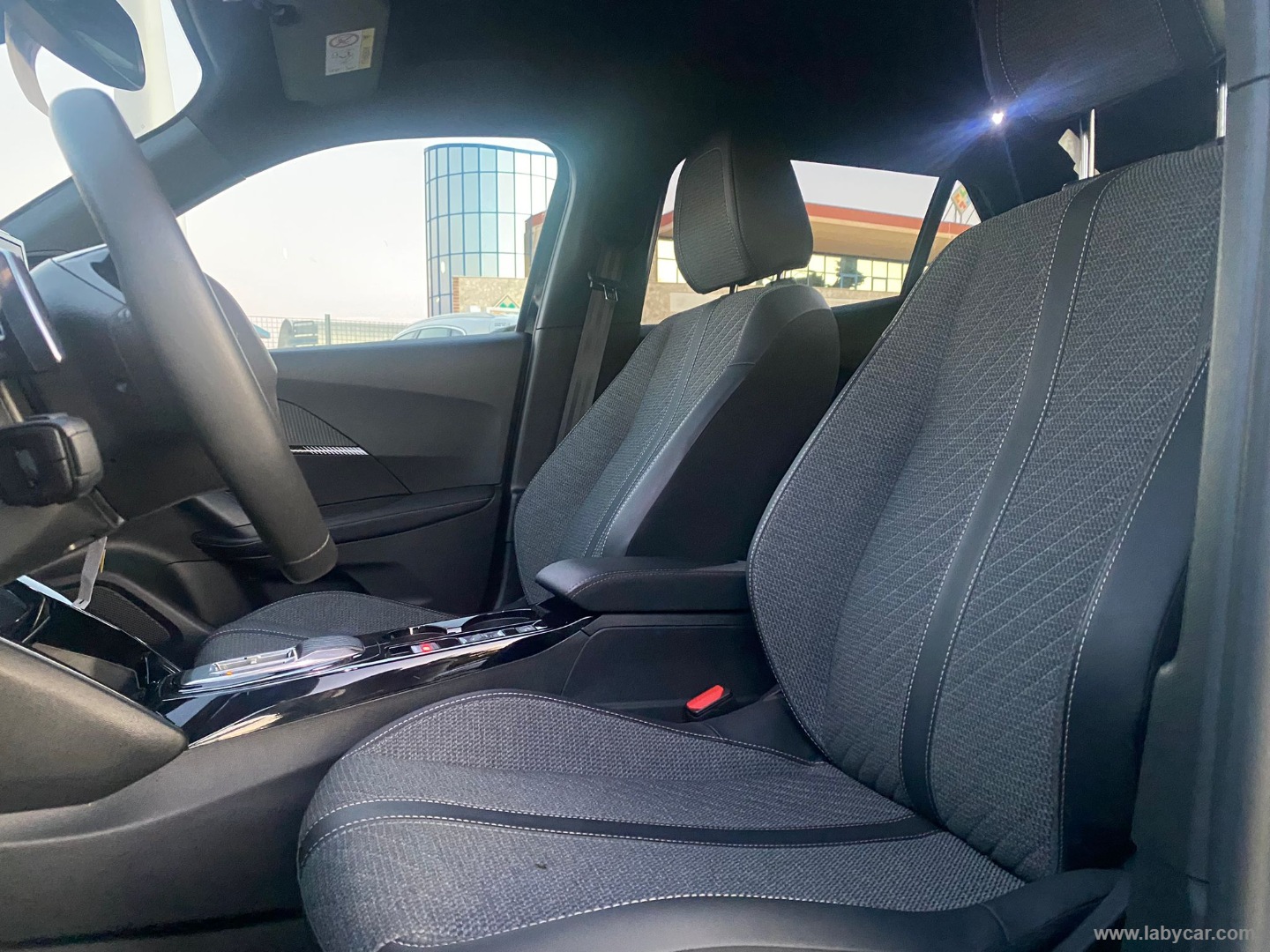 Peugeot 2008 PureTech 130 S&S EAT8 Allure - Immagine 9