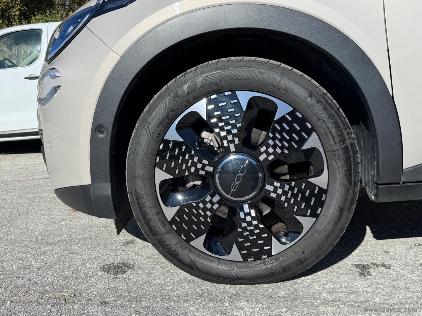 Fiat 600 Hybrid MHEV La Prima - Immagine 9