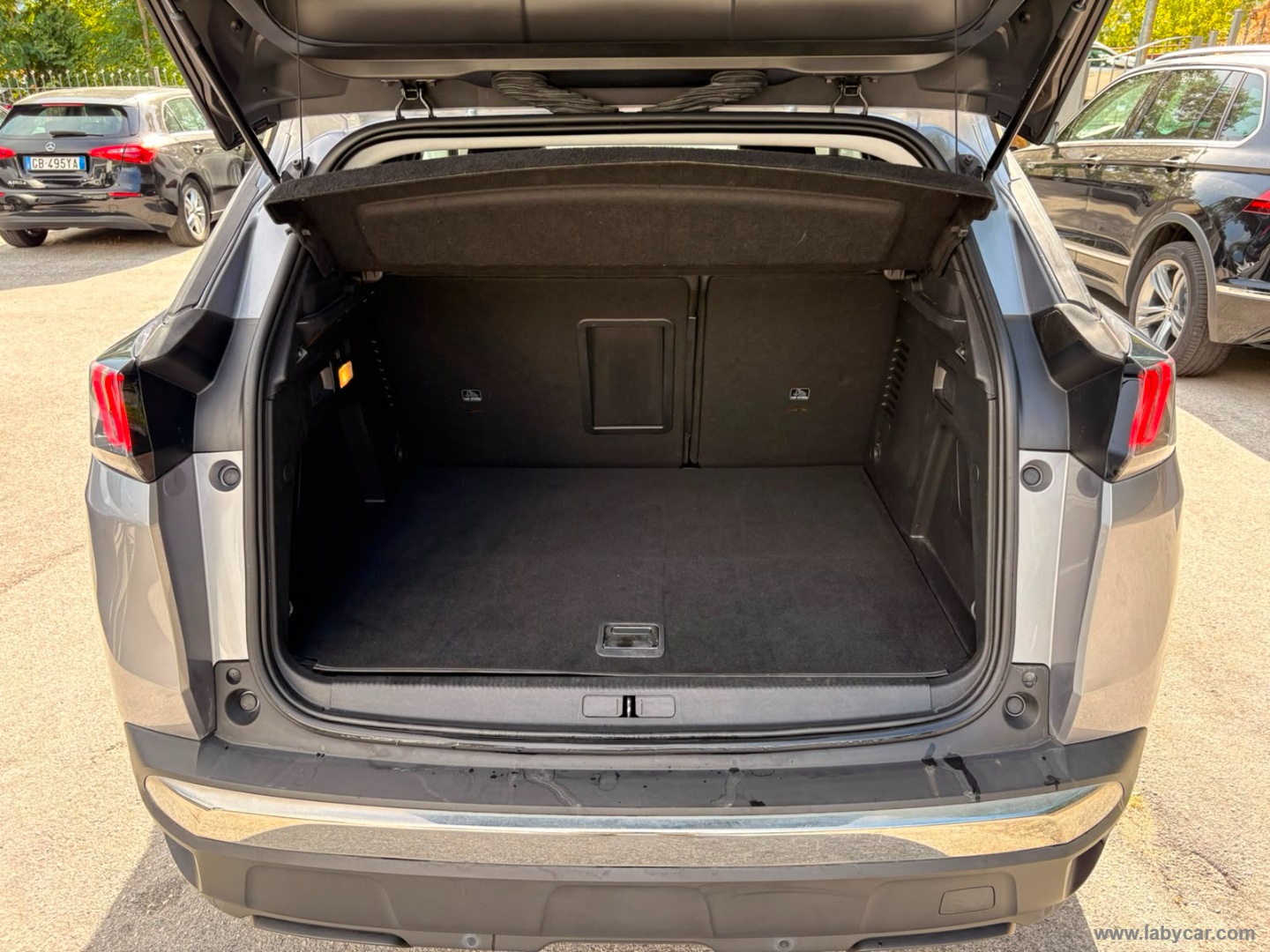 Peugeot 3008 Hybrid 225 e-EAT8 Allure Pack - Immagine 9