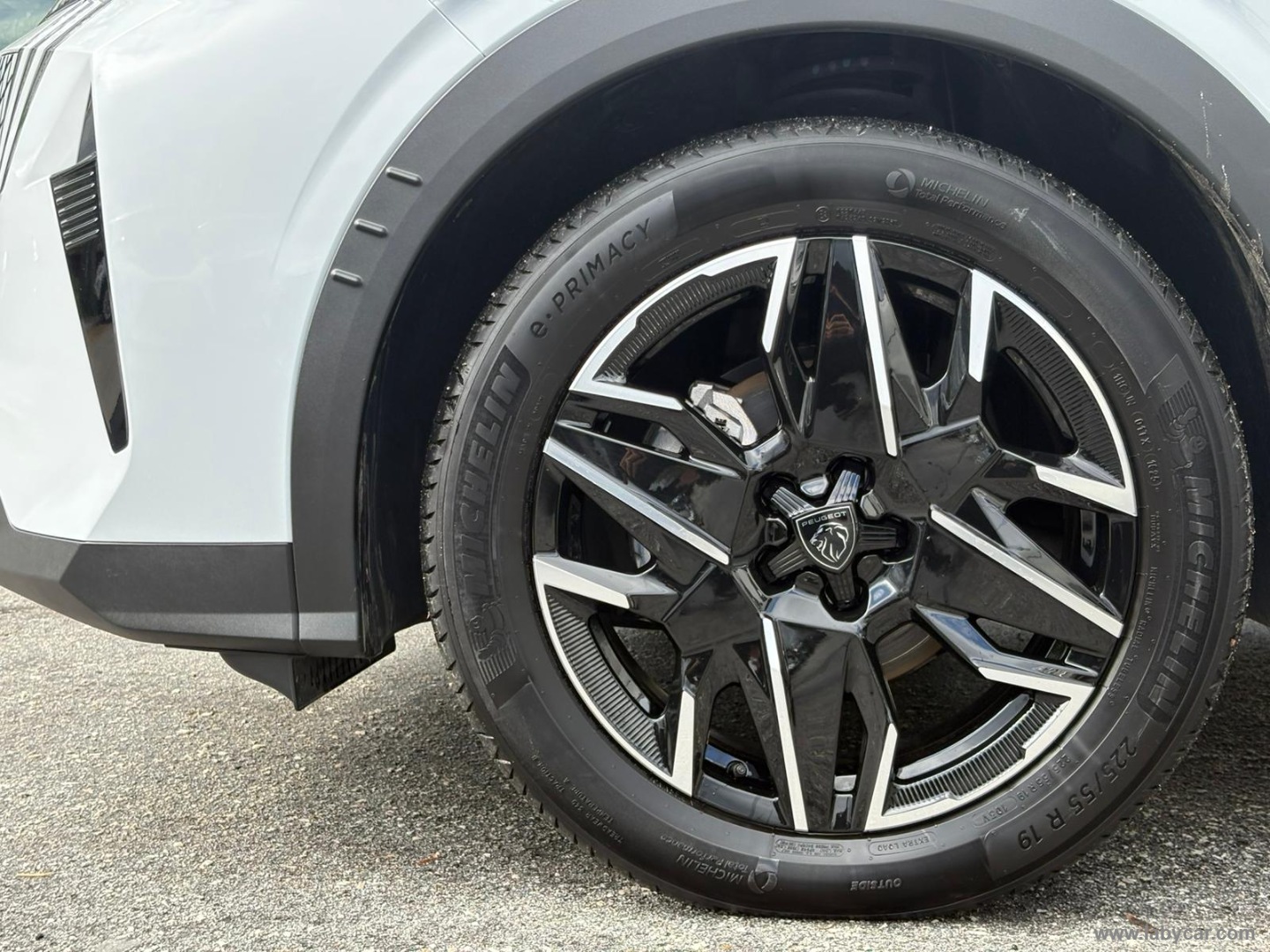 3008 Hybrid 136 e-DCS6 Allure - immagine 9