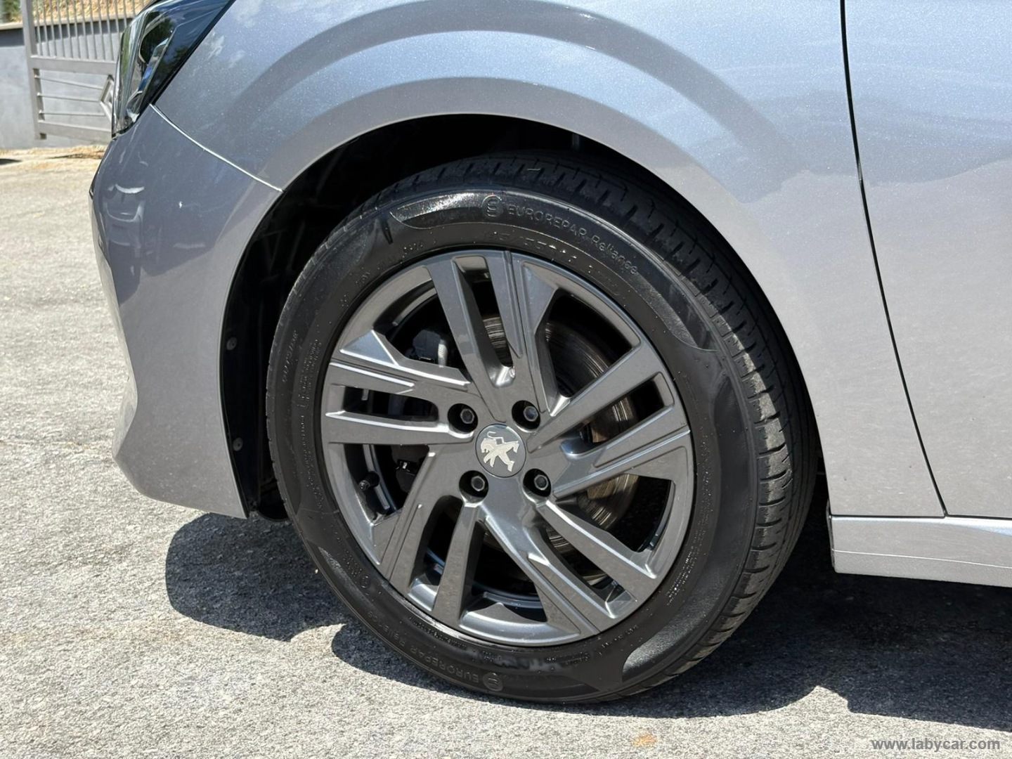 Peugeot 208 BlueHDi 100 S&S 5p. STYLE - Immagine 9