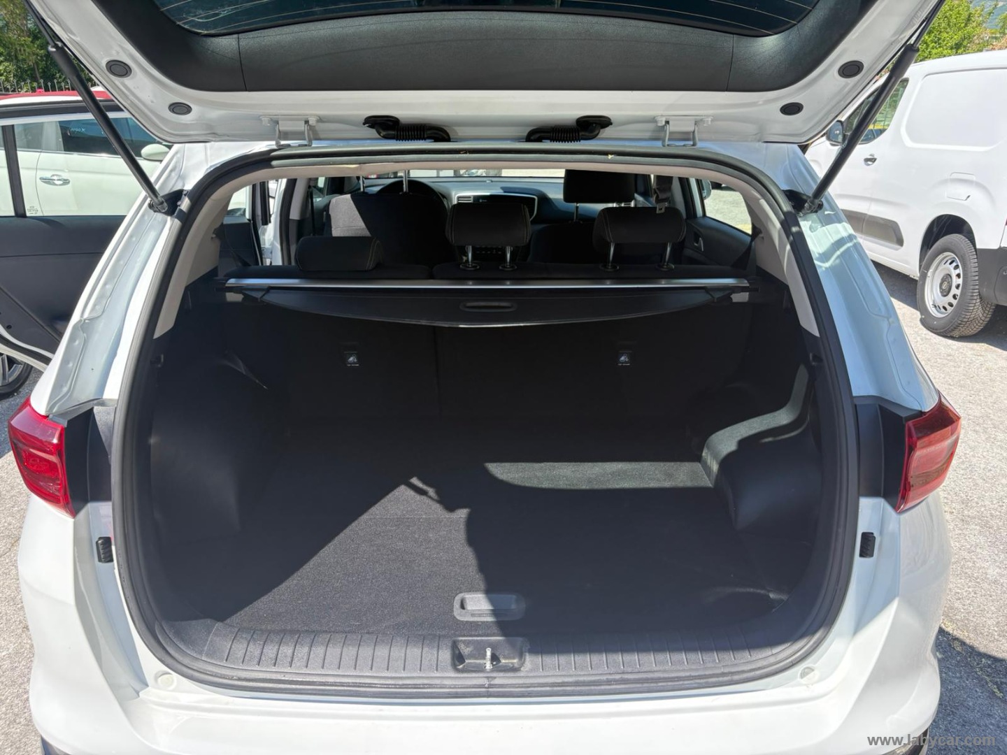 Sportage 1.6 CRDi MHEV DCT Style - immagine 9