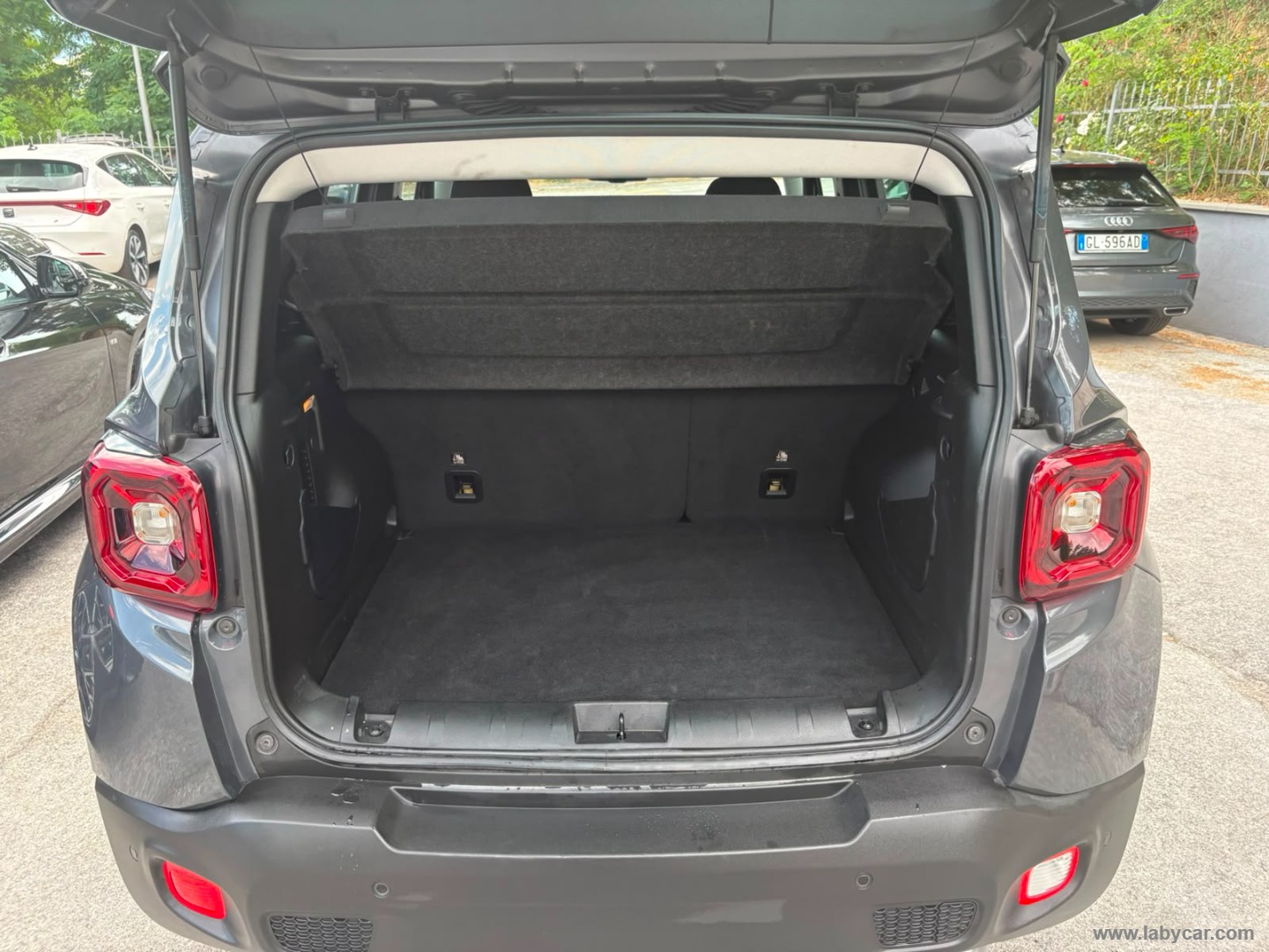 Jeep Renegade 1.5 T4 MHEV Summit - Immagine 9
