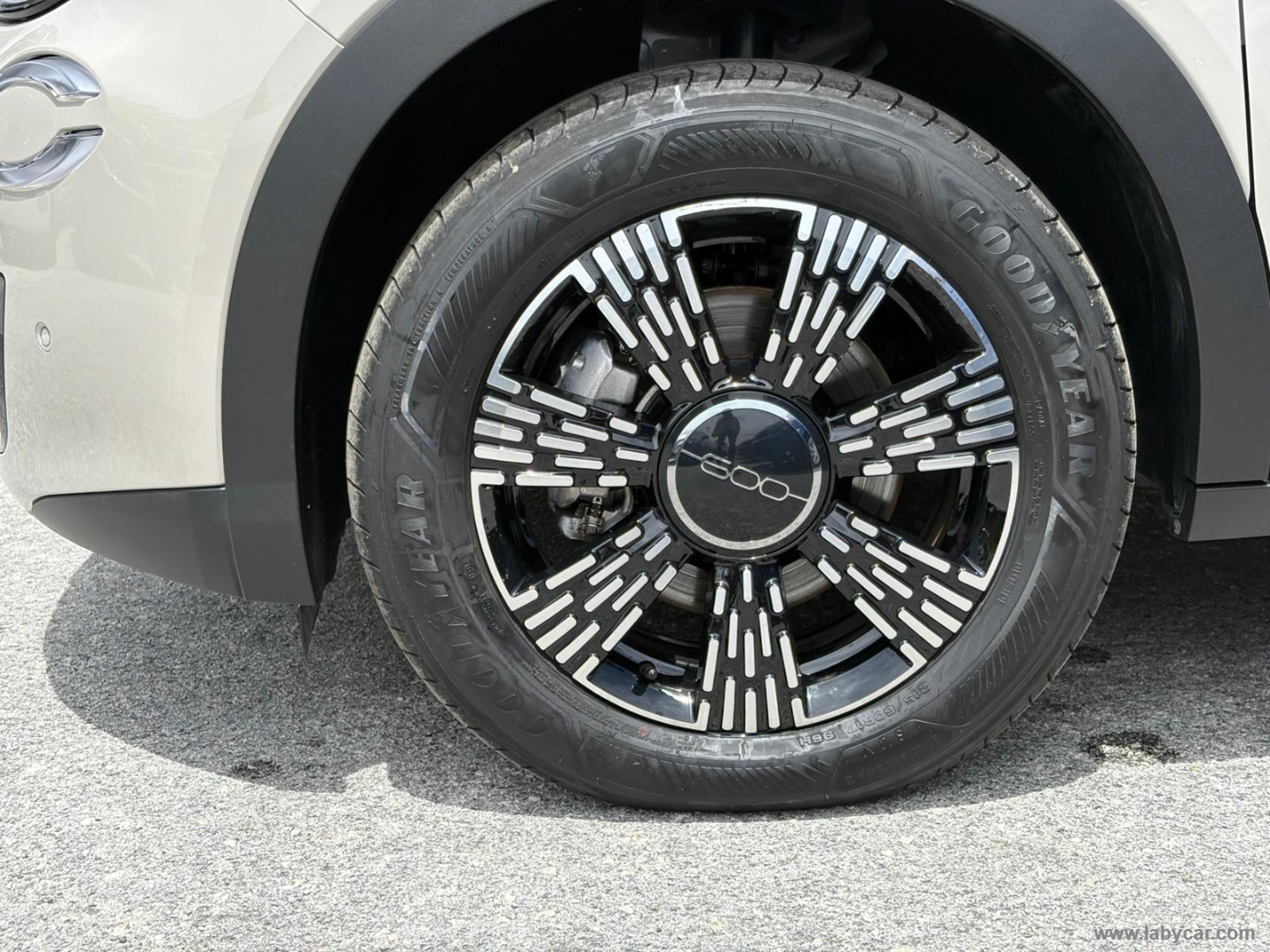 600 Hybrid 145 CV DCT MHEV Icon - immagine 9