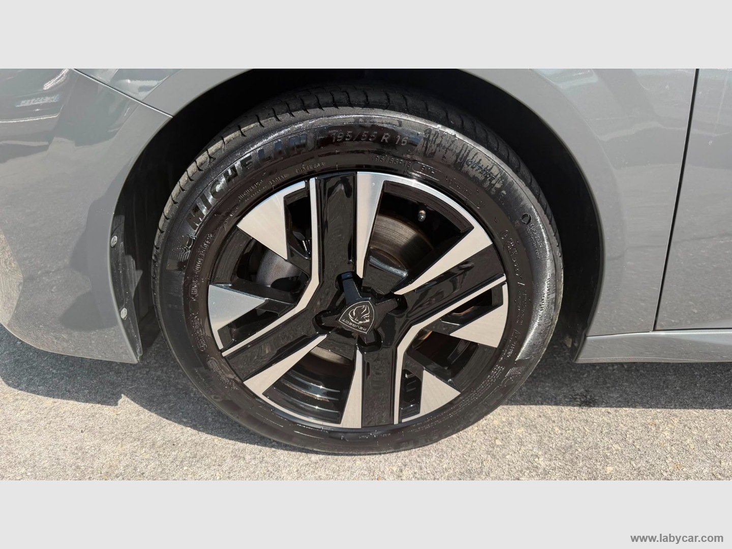 Peugeot 208 Hybrid 110 e-DCS6 Allure - Immagine 9