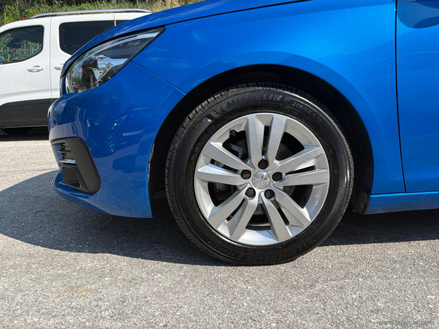Peugeot 308 BlueHDi 100 S&S Active - Immagine 9