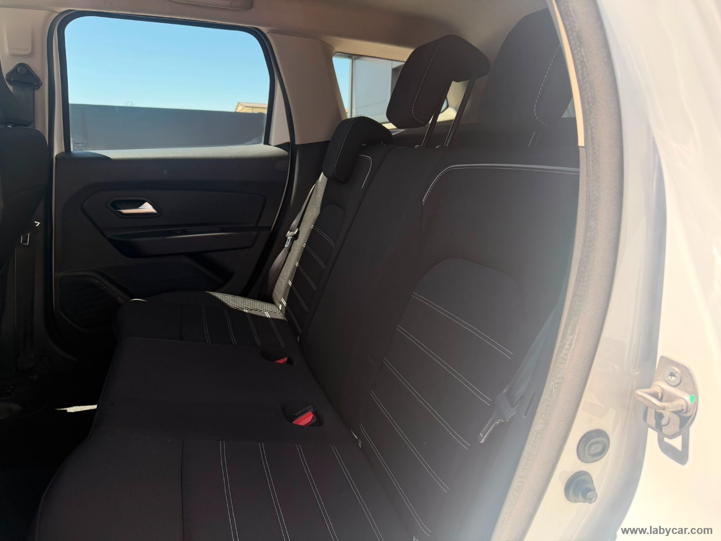Dacia Duster 1.0 TCe GPL 4x2 Prestige - Immagine 9