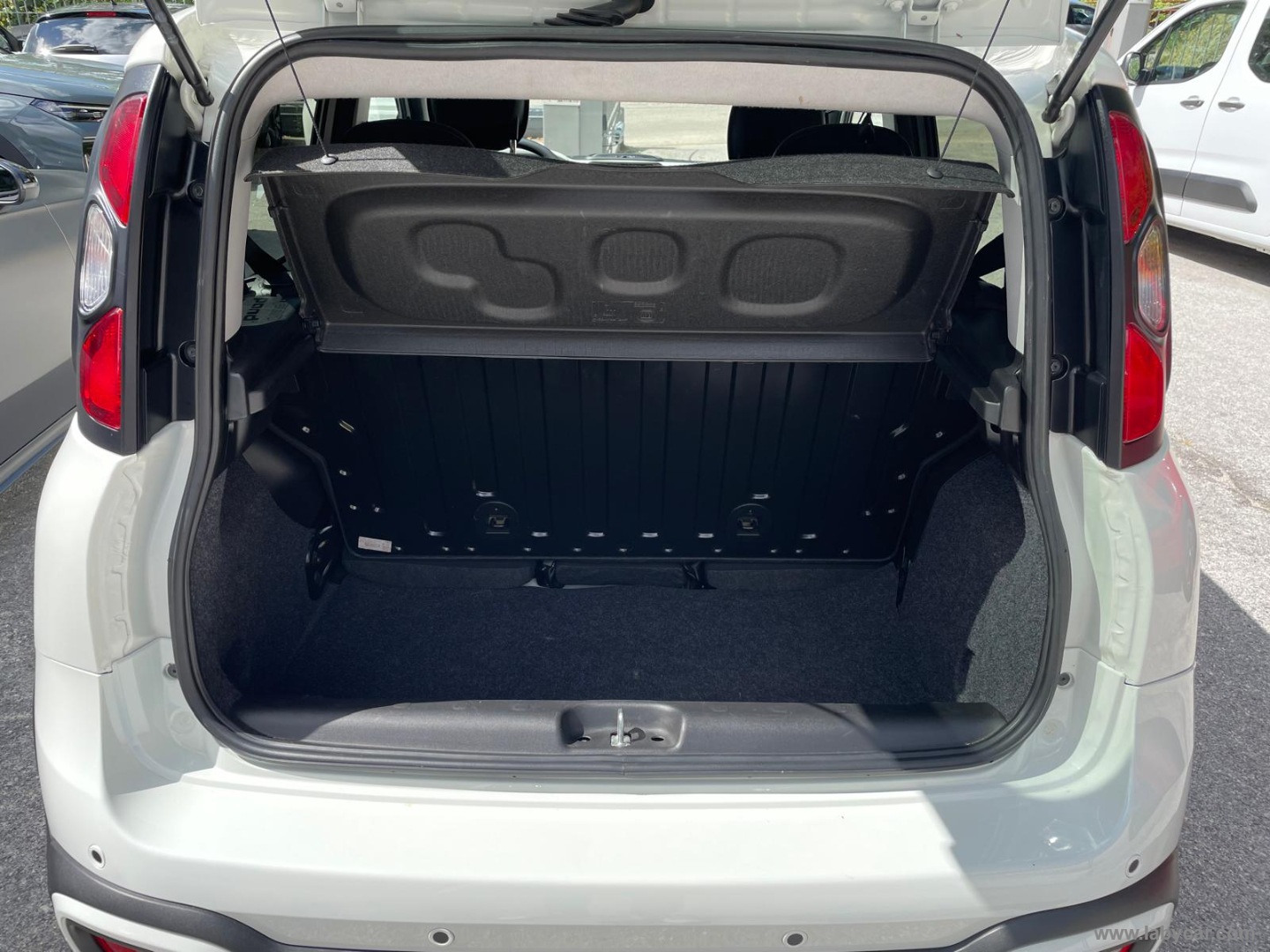 Fiat Panda 1.0 FireFly S&S Hybrid Pandina - Immagine 9