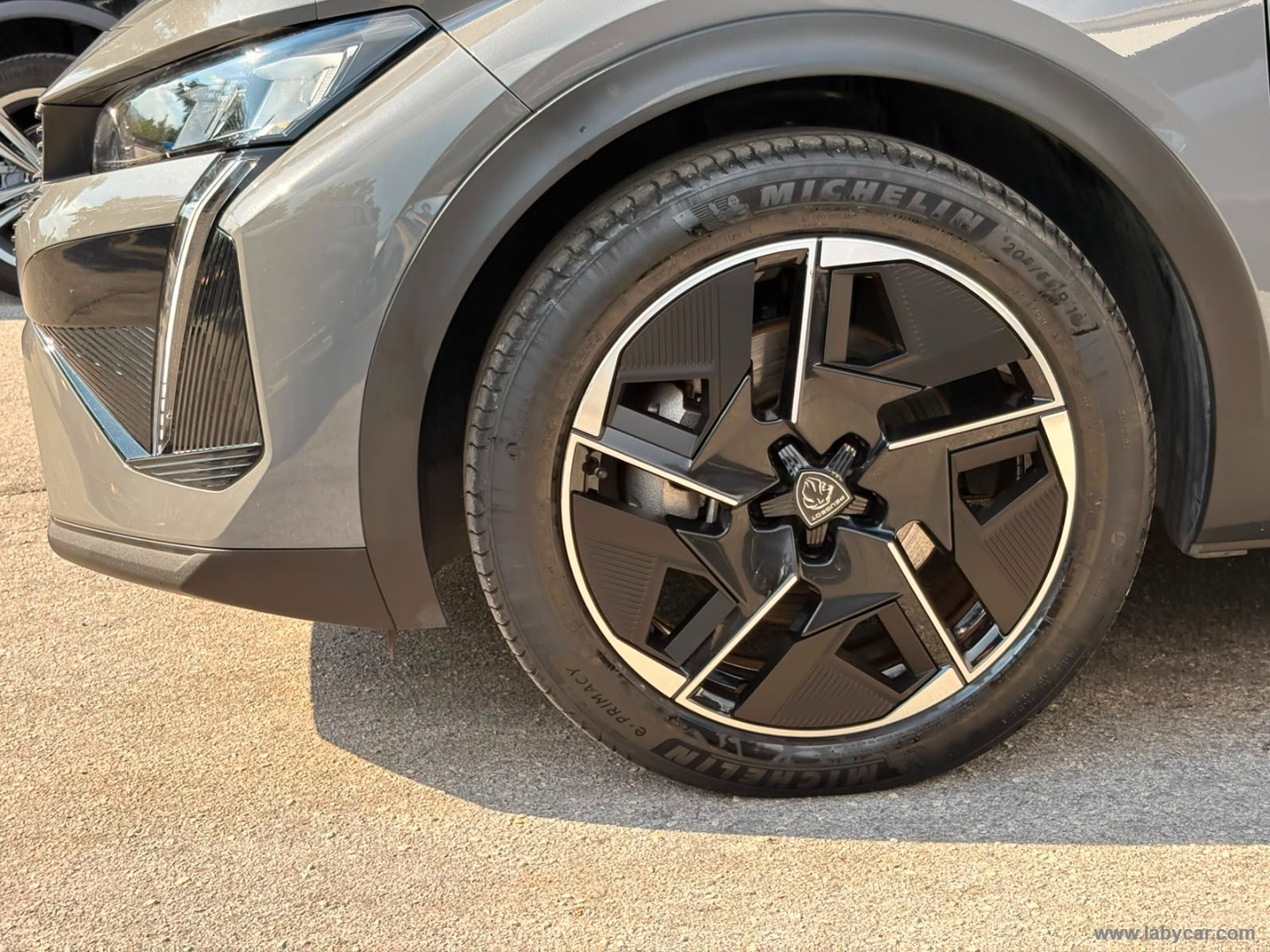 Peugeot 408 Plug-in Hybrid 225 e-EAT8 Allure - Immagine 9