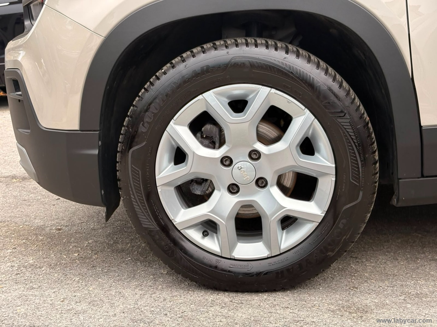 Jeep Avenger 1.2 Turbo Altitude - Immagine 9