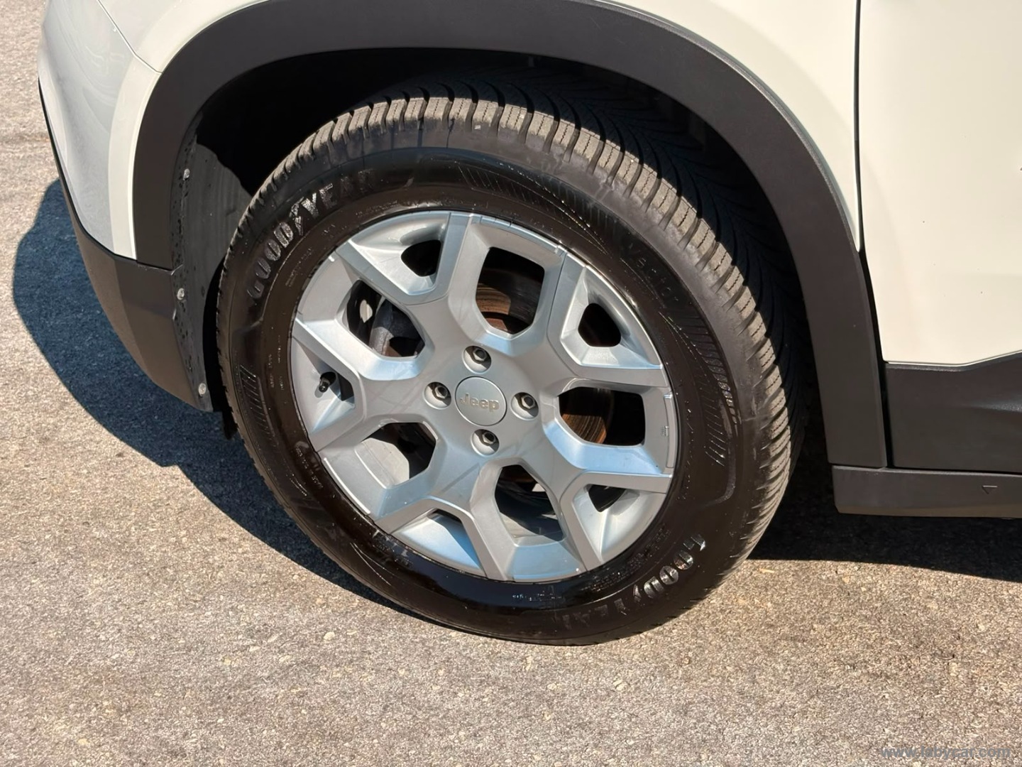 Jeep Avenger 1.2 Turbo Altitude - Immagine 9
