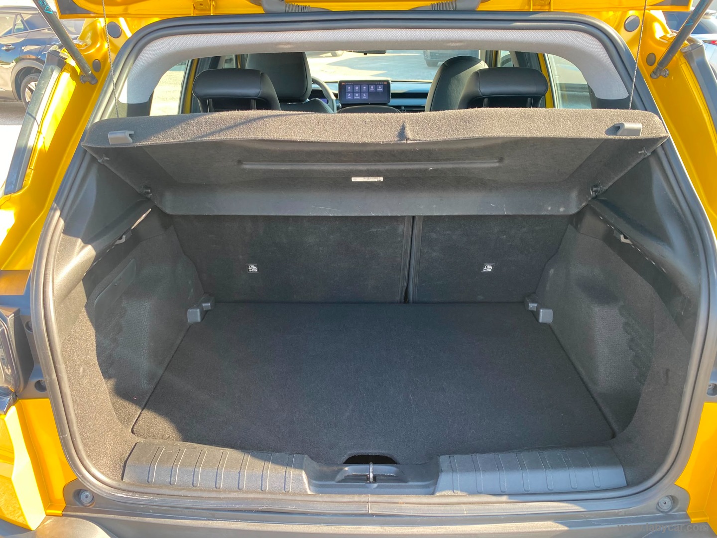 Jeep Avenger 1.2 Turbo Altitude - Immagine 9