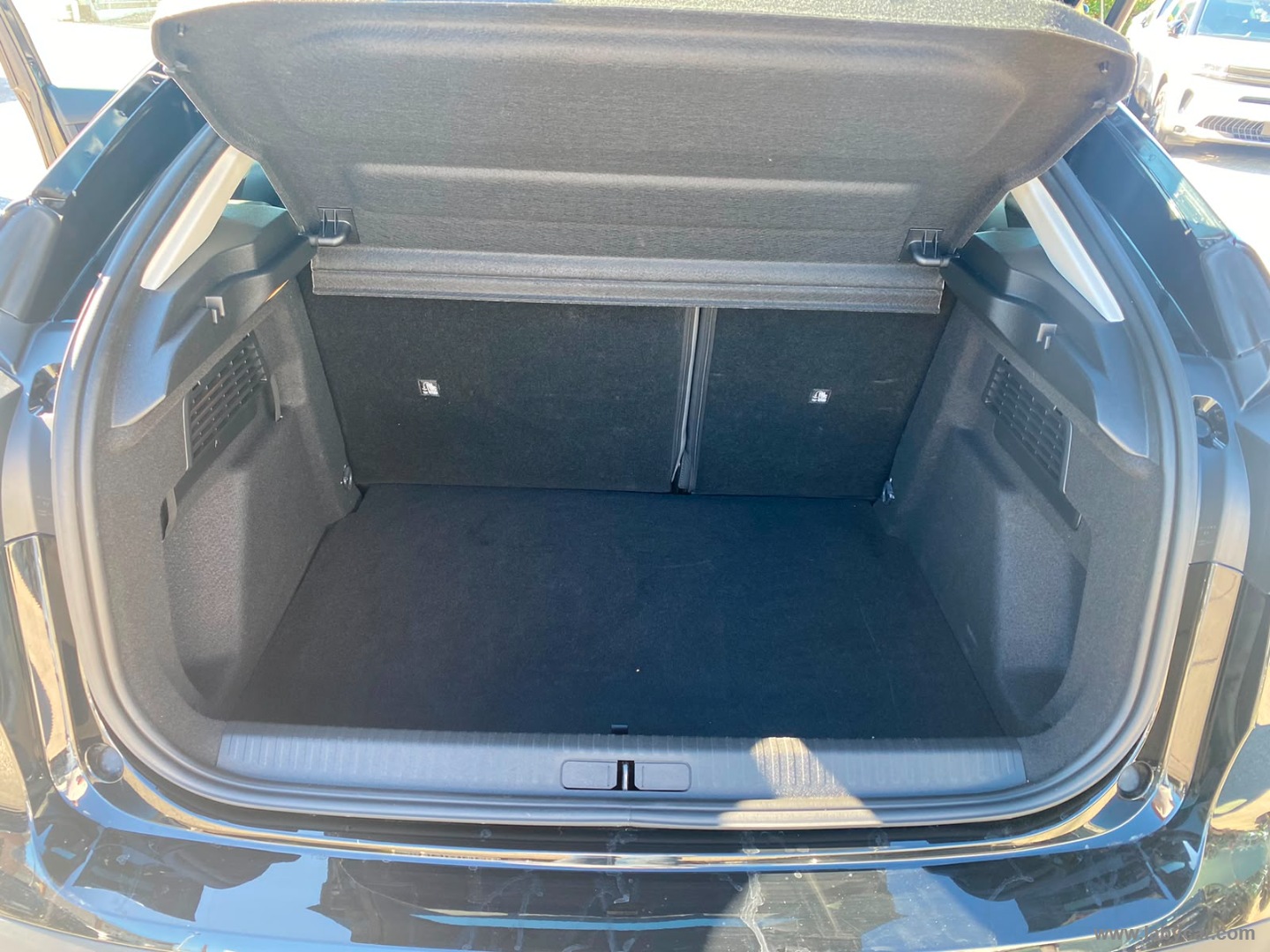Citroën C4 Hybrid 145 e-DCS6 Plus - Immagine 9
