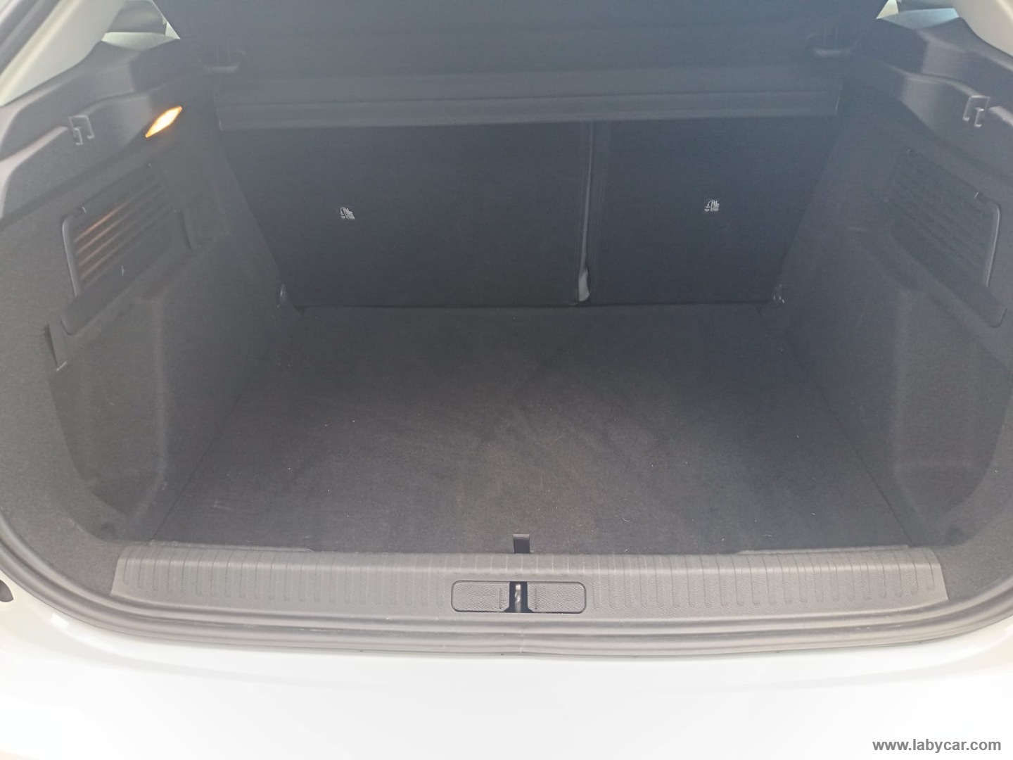 Citroën C4 Hybrid 145 e-DCS6 Plus - Immagine 9