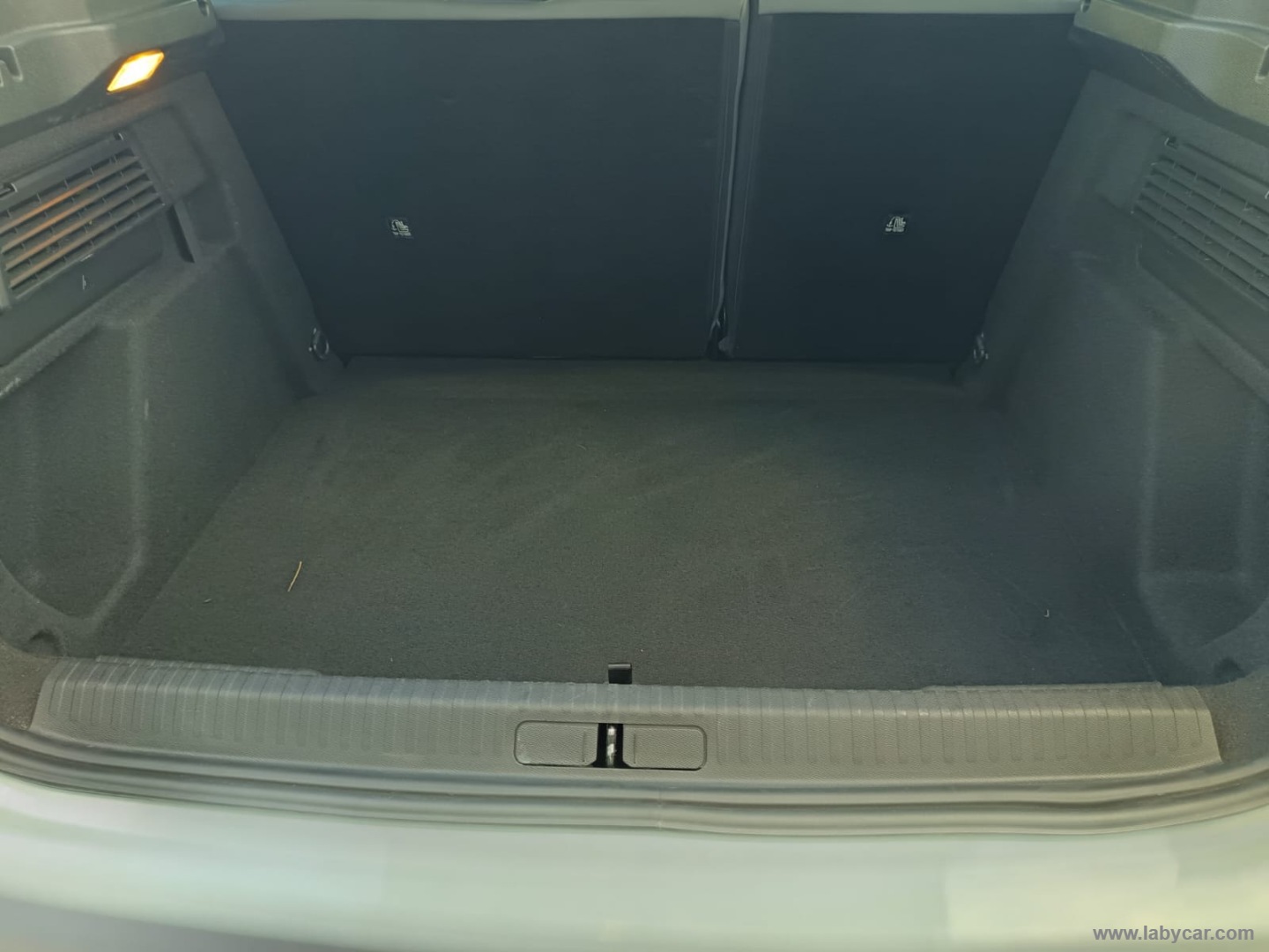 Citroën C4 Hybrid 145 e-DCS6 Plus - Immagine 9