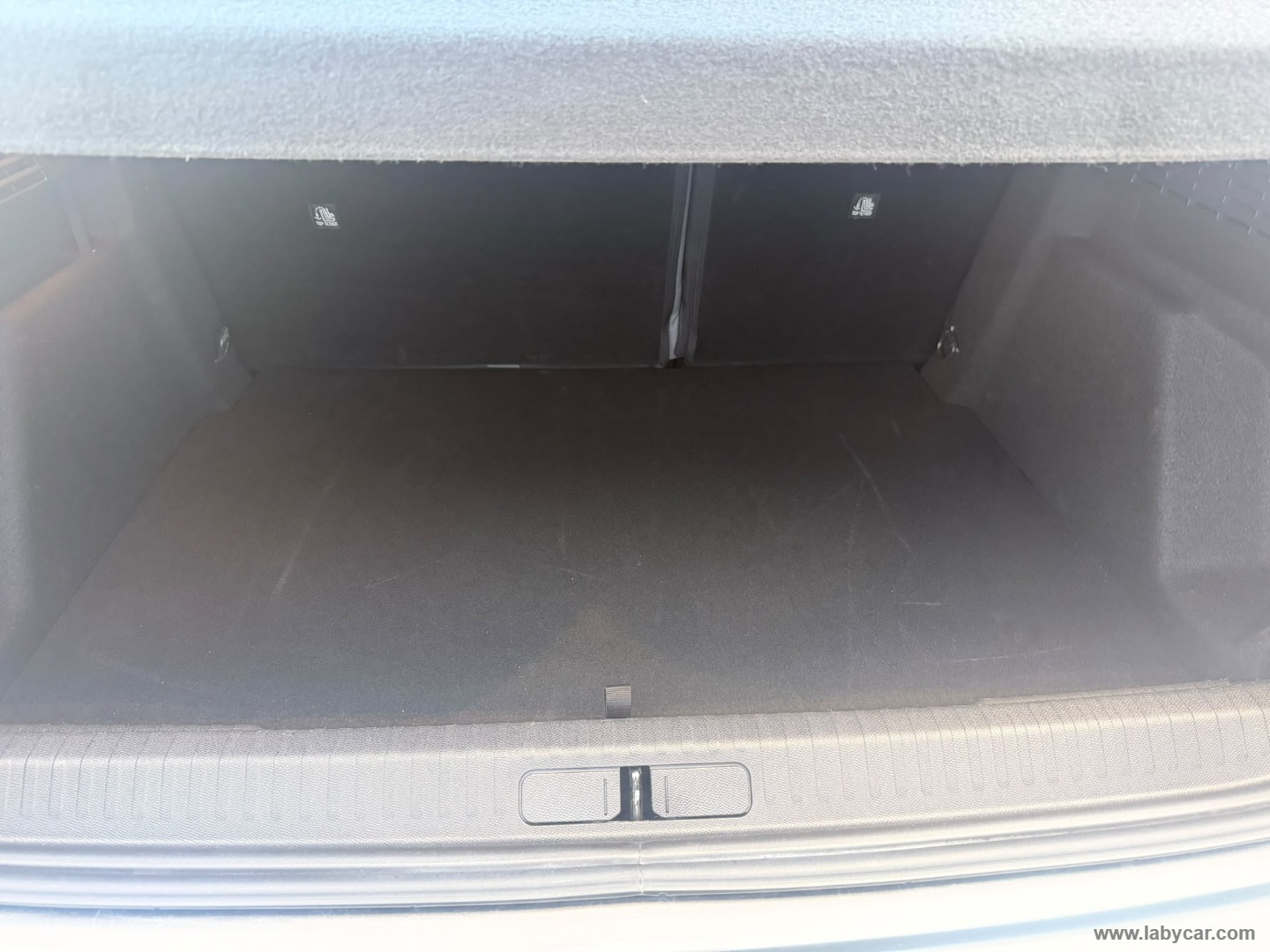 Citroën C4 Hybrid 145 e-DCS6 Plus - Immagine 9