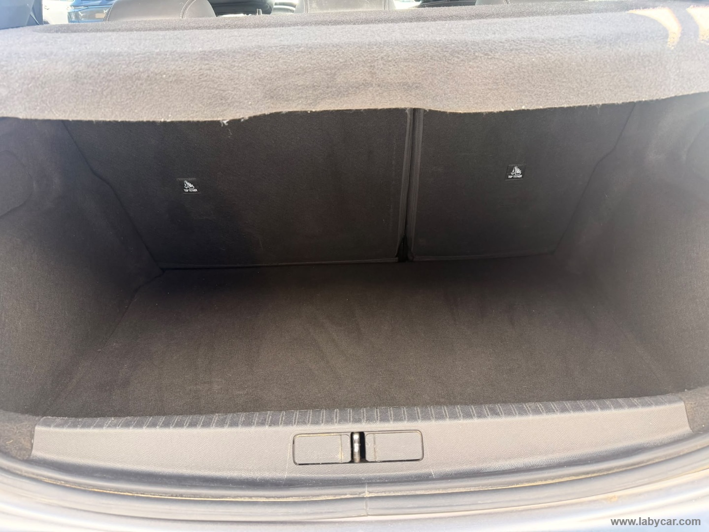 Peugeot 208 Hybrid 110 e-DCS6 Allure - Immagine 9