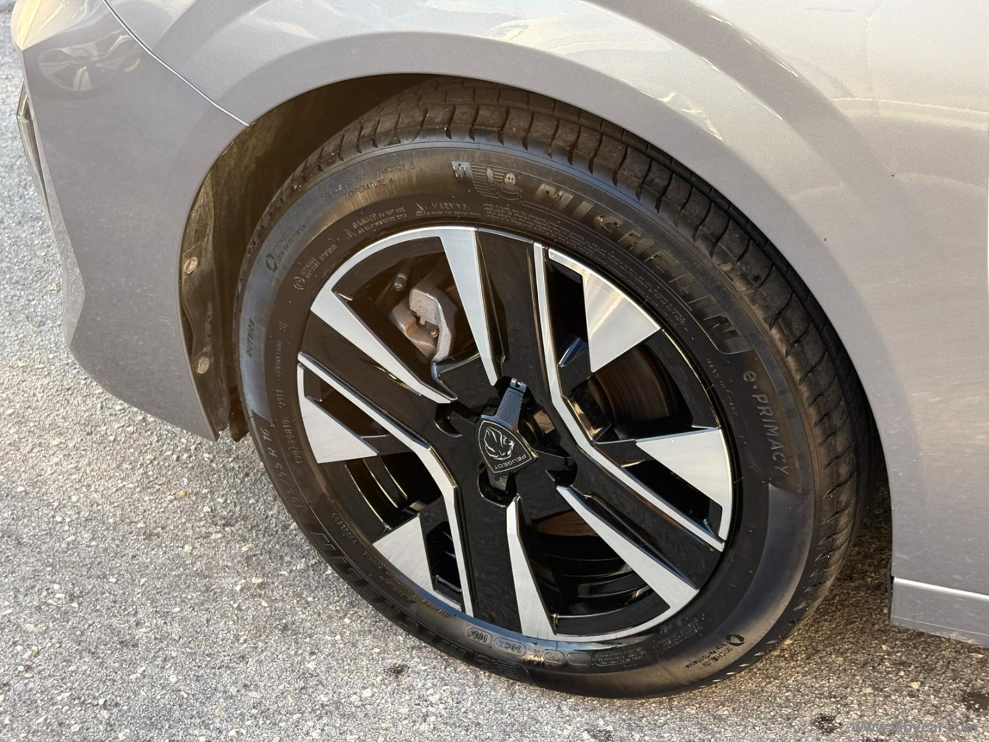 Peugeot 208 Hybrid 110 e-DCS6 Allure - Immagine 9