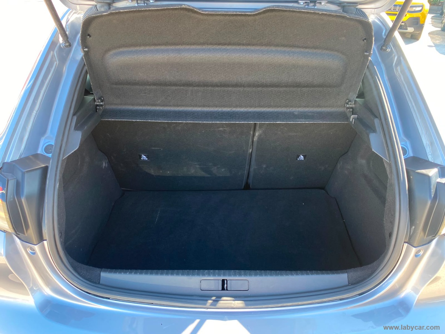 Peugeot 208 Hybrid 110 e-DCS6 Allure - Immagine 9