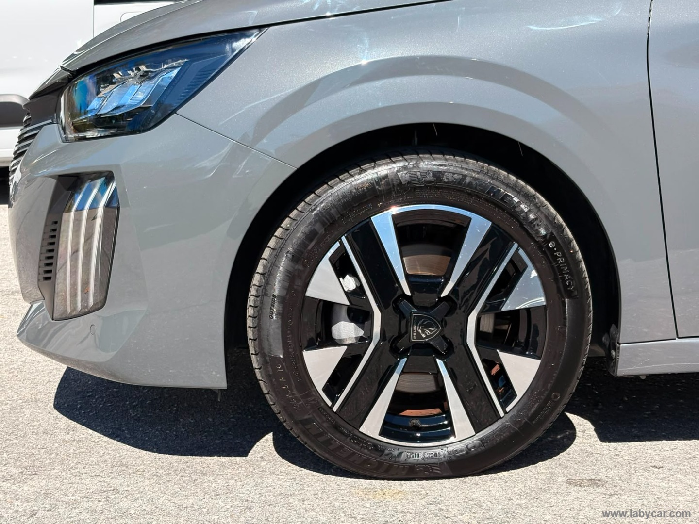 Peugeot 208 Hybrid 110 e-DCS6 Allure - Immagine 9