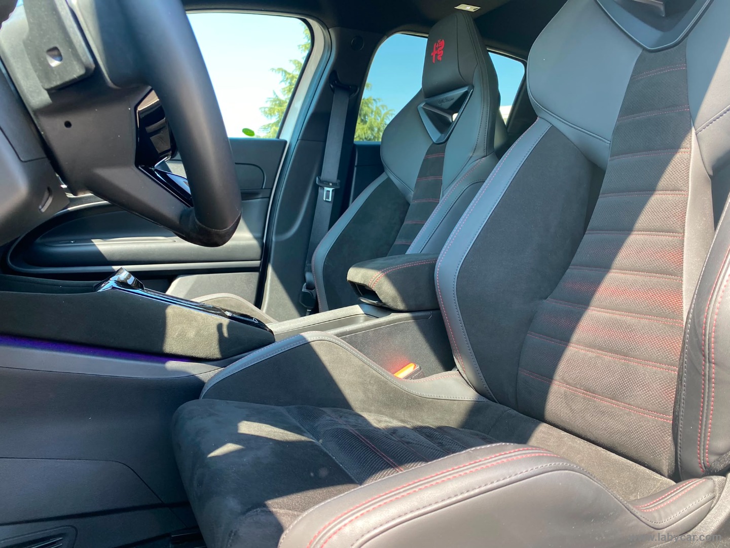 Alfa Romeo Junior 1.2 145 CV Hybrid eDCT6 Speciale - Immagine 9