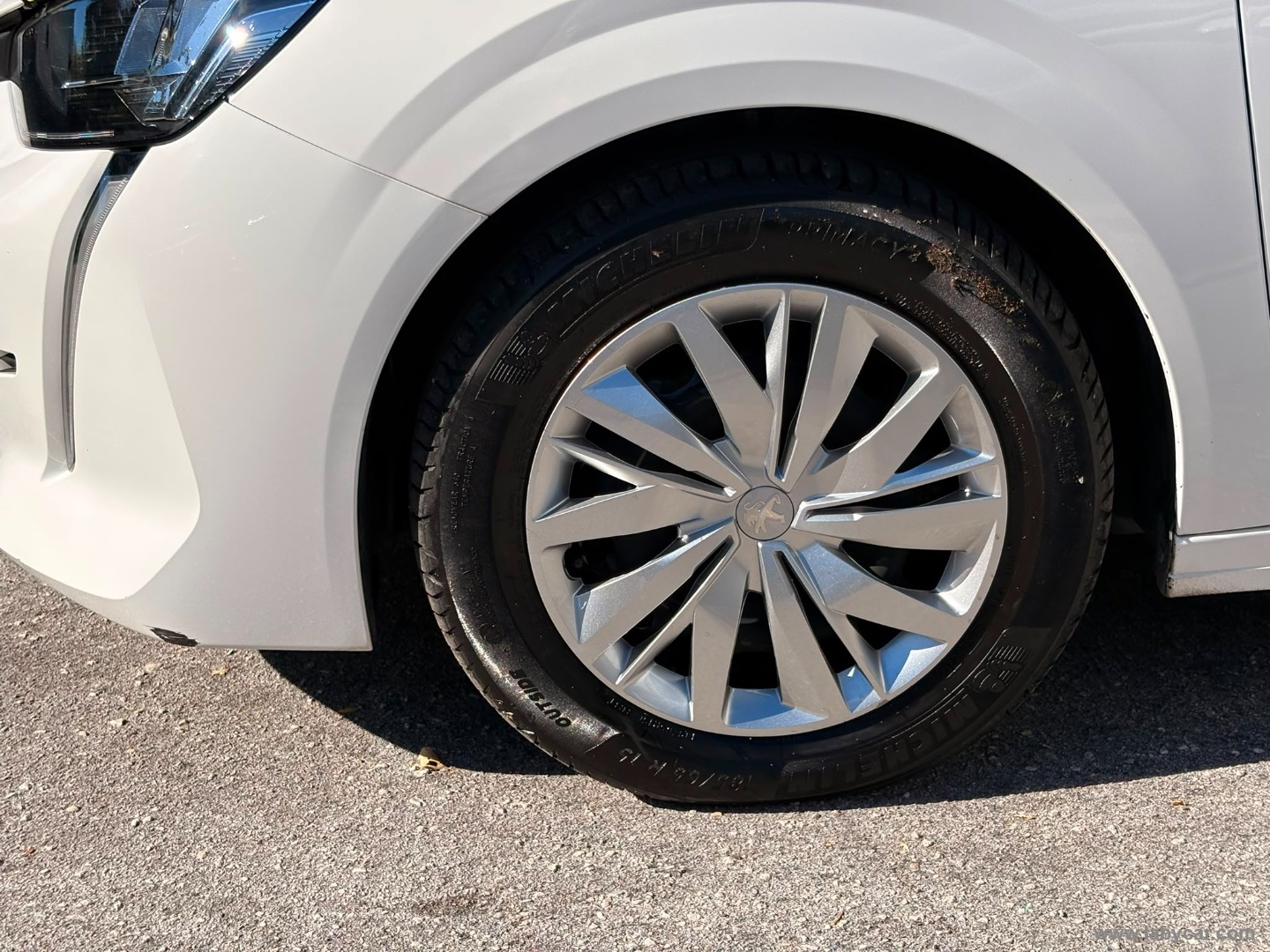Peugeot 208 BlueHDi 100 S&S 5p. Active - Immagine 9