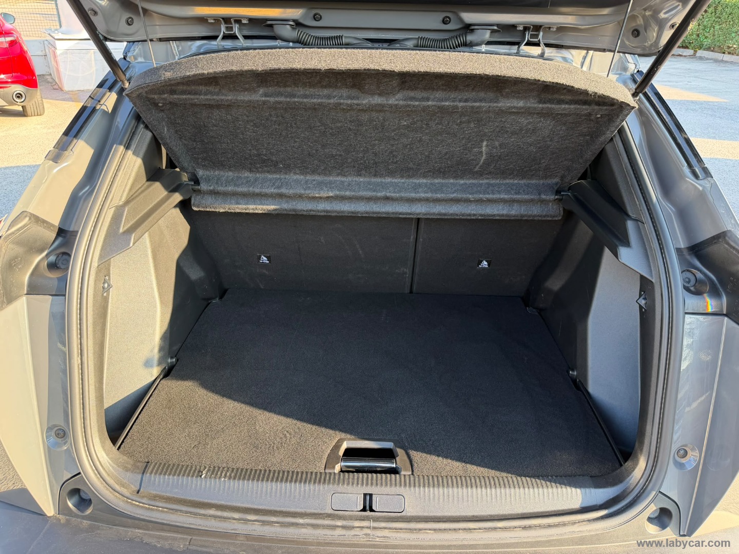 Peugeot 2008 PureTech 130 S&S EAT8 GT - Immagine 9