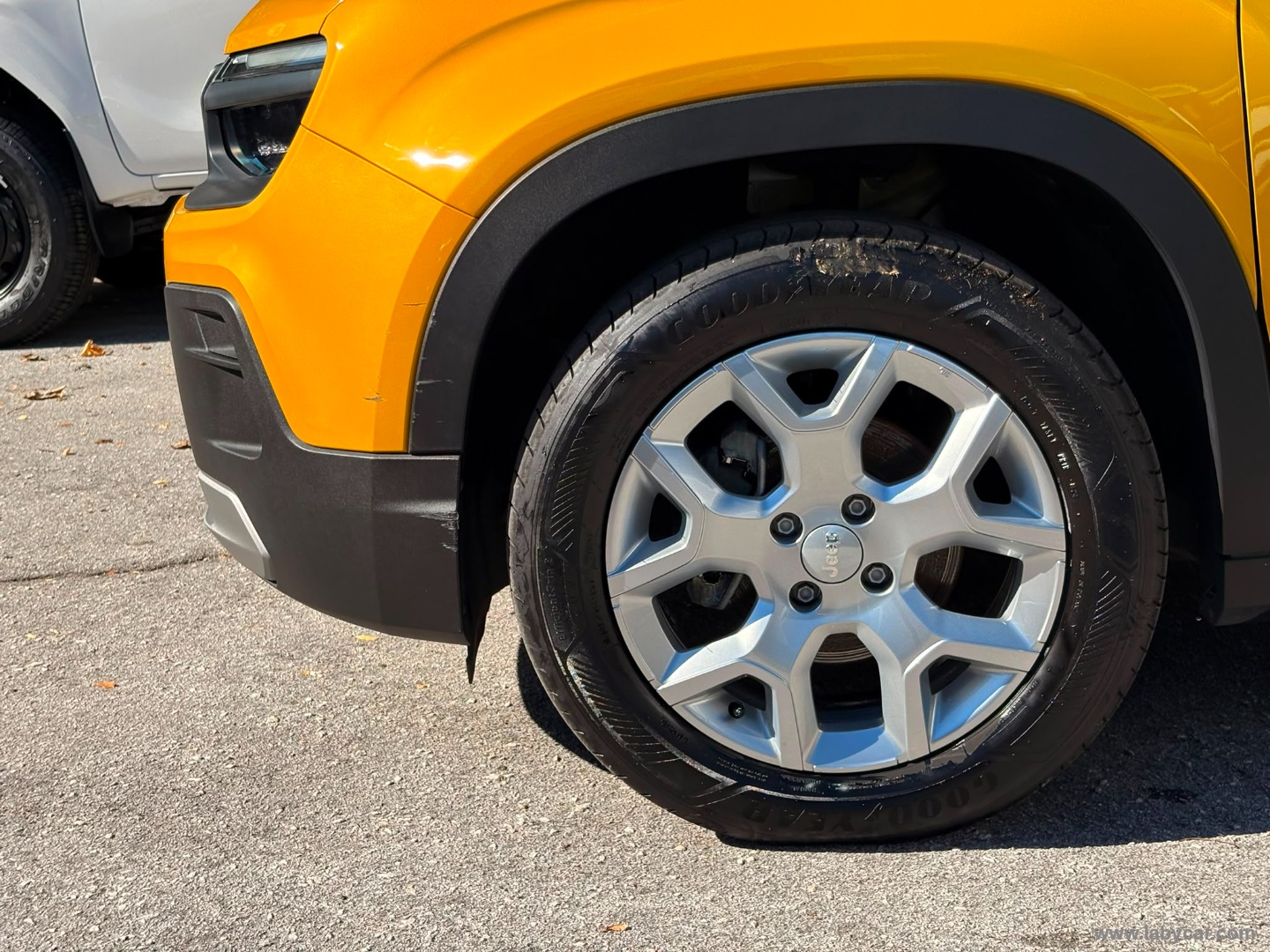 Jeep Avenger 1.2 Turbo Altitude - Immagine 9