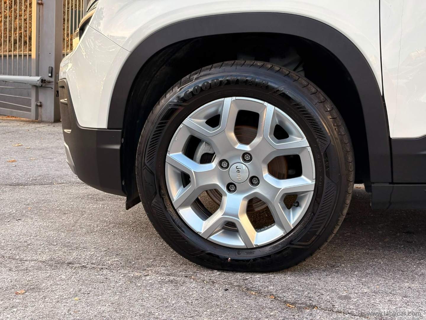 Jeep Avenger 1.2 Turbo Altitude - Immagine 9