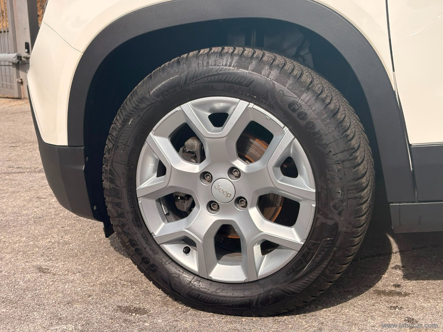 Jeep Avenger 1.2 Turbo Altitude - Immagine 9