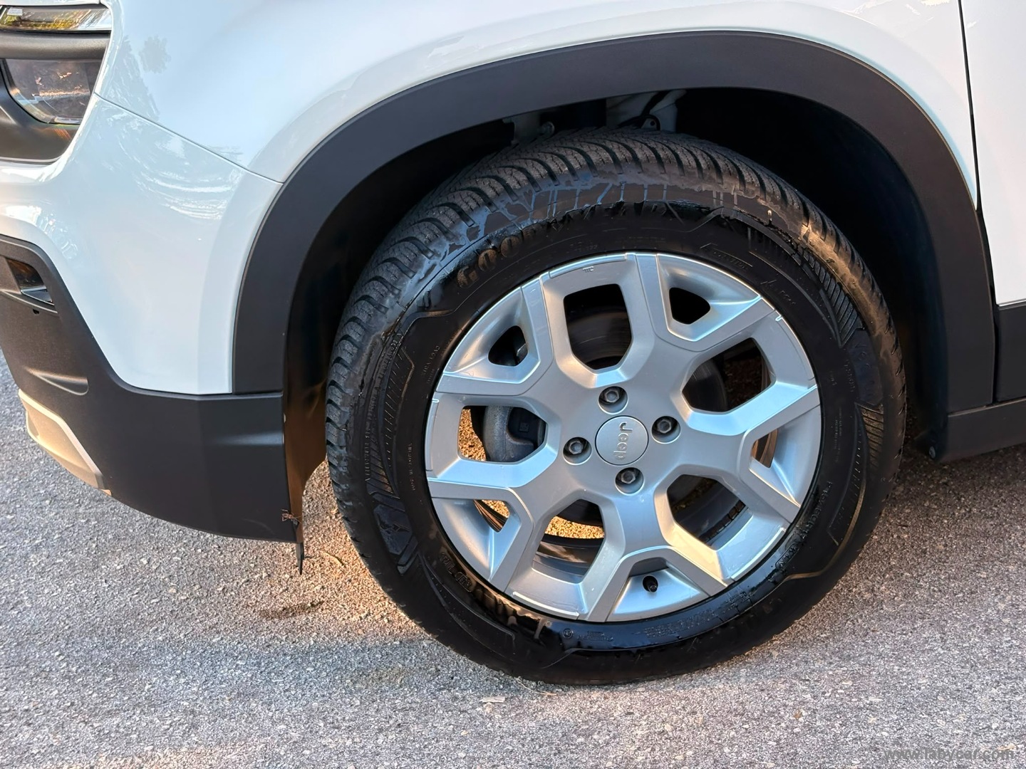 Jeep Avenger 1.2 Turbo Altitude - Immagine 9