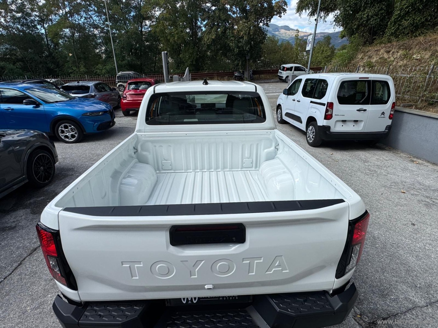 Toyota Hilux 2.8 D-4D 48V A/T 4WD DC Hilux - Immagine 9